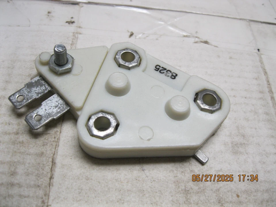Standard Motor Products VR144 Voltage Regulator Foto 2 de 4