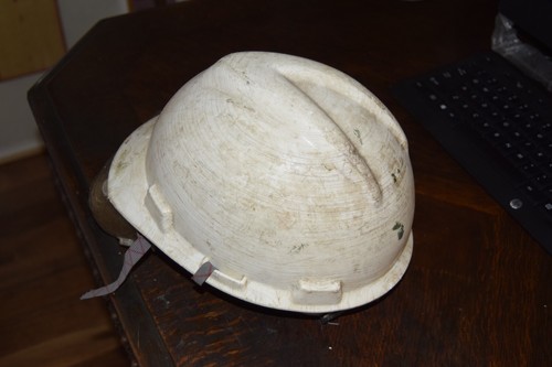 Vintage! Union 76 weiß Hard Boiled MSA Schutzhelm Schutzhelm mit Patina Brille - Bild 3 von 6