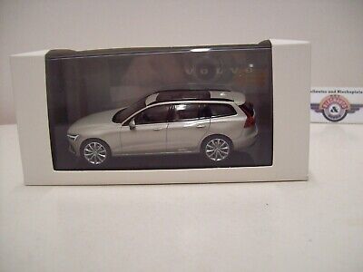Volvo V60, Birch Light (birkenlichfarbig), 2018, Norev 1:43 Volvo V60, Birch Light (birkenlichfarbig), 2018, Norev 1:43