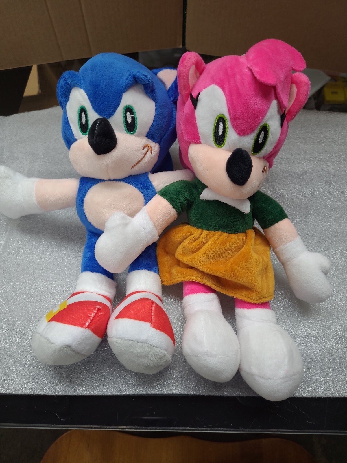 Boneco de Pelúcia Tomy Sonic The Hedgehog - Amy Rose Plush T22390