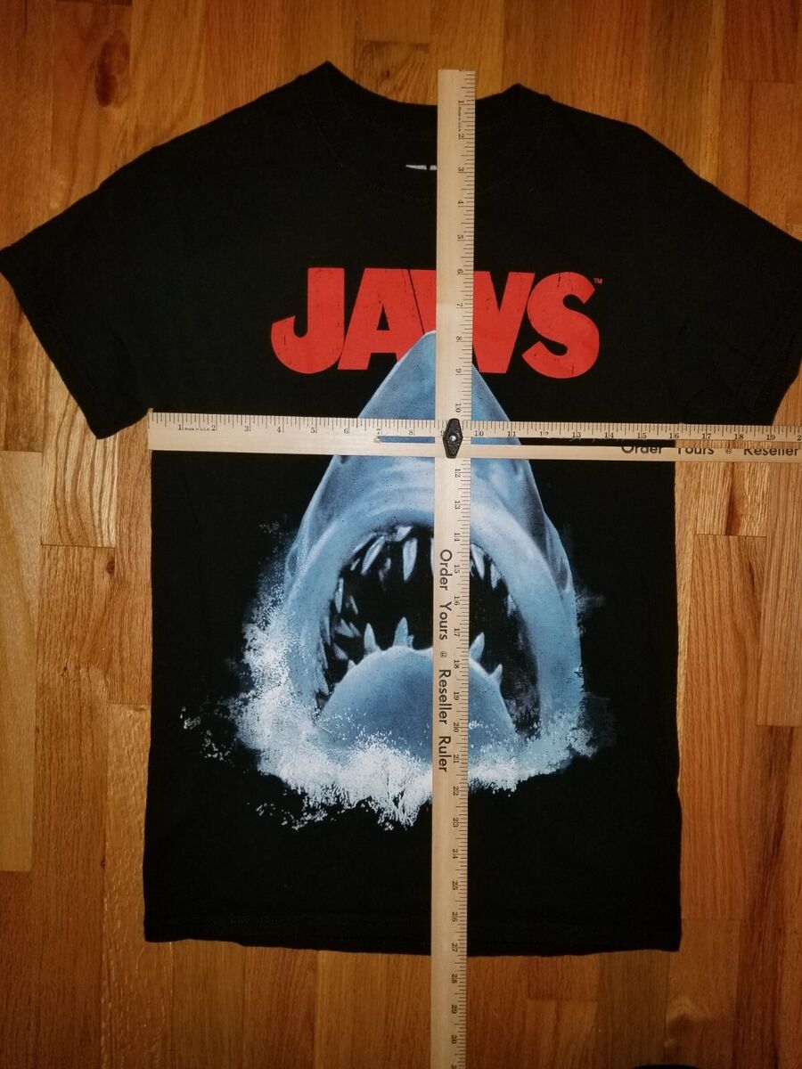 Universal City Studios Jaws T-shirt Black Men's Size Small Universal City Studios Jaws T-shirt Black Men's Size Small