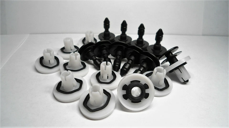 10 New Door Panel Retainers!! FITS ENCLAVE ACADIA TRAVERSE G4 G5 OUTLOOK ION ETC - Image 2 of 3