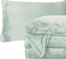 Luxuriously Soft 4-Piece Velvet Plush Flannel Sheet Set - Premium Quality - Cozy