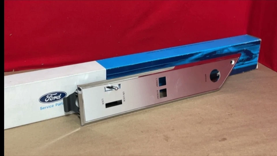 NOS FORD E0AZ-14527-D 1980-1987 GRAND MARQUIS LTD 2 DOOR LH WINDOW SWITCH BEZEL - Image 2 of 4