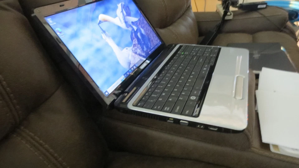 Toshiba Satellite L750D A6-3420M w/Radeon Graphics,12GB, 250GB Samsung EVO SSD - Image 4 of 4