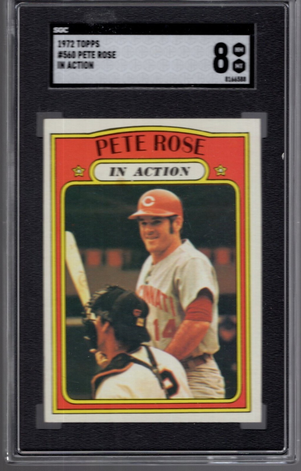 1972 Topps #560 PETE ROSE IN ACTION SGC 8 NM/MT Cincinnati REDS - CENTERED!