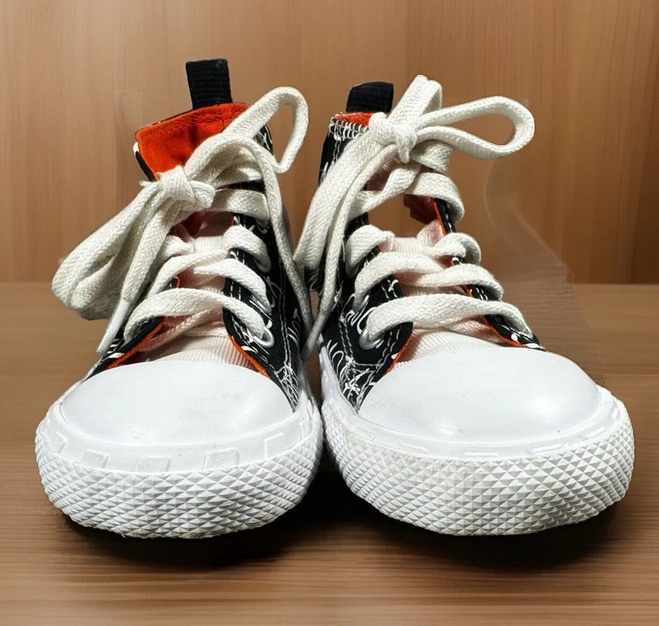 Zapatillas altas CONVERSE para niños pequeños talla 5 negras blancas con logotipo 'Not A Chuck' Foto 4 de 4