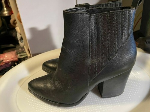 Marc Fisher LTD ALVA POINTY TOE BOOTIE 