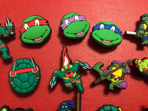 TMNT croc shoe charms lot of 27; Mikey, Leo, Raphael, Donatello, Splinter - Picture 2 of 9