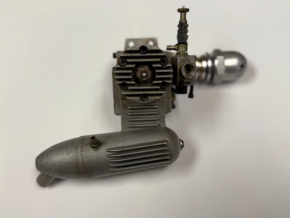 Magnum .25 25 GP Two Stroke Nitro RC Remote Control Airplane Engine - Image 2 of 2