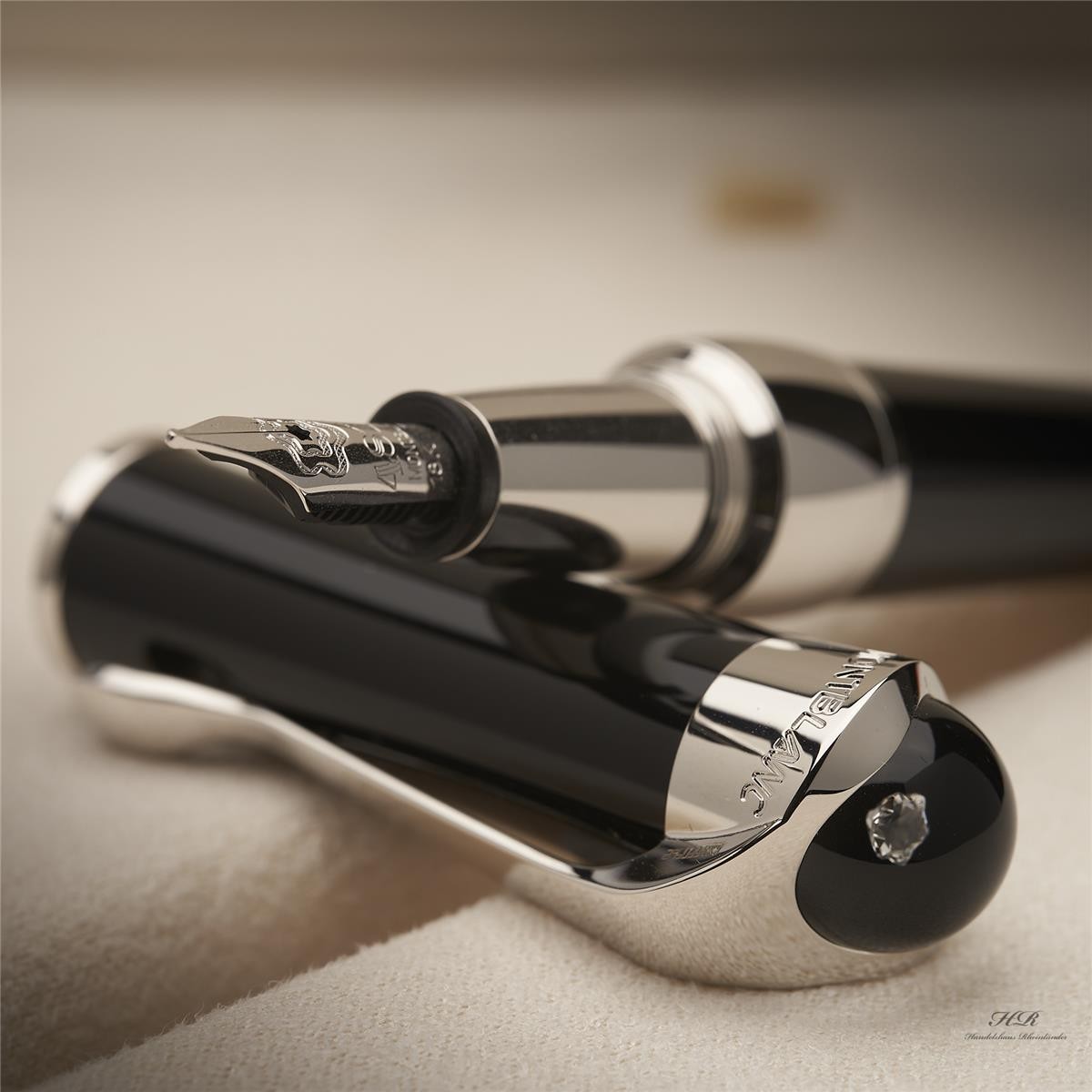 Montblanc Etoile de Montblanc Black Resin Diamond Fountain Pen ID