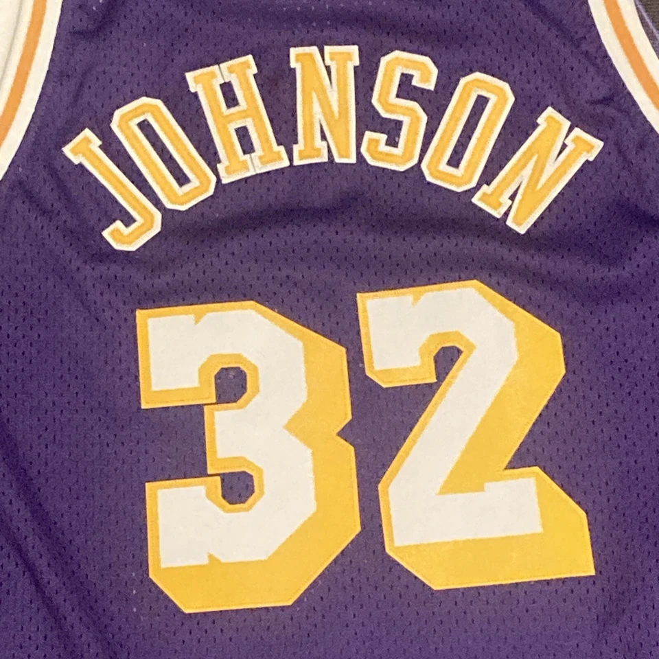 Camiseta deportiva cosida Reebok Hardwood Classics #32 Magic Johnson Rookie Yr Lakers talla XL Foto 4 de 4