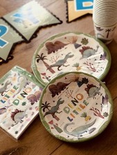 Suministros de cumpleaños tema dinosaurio