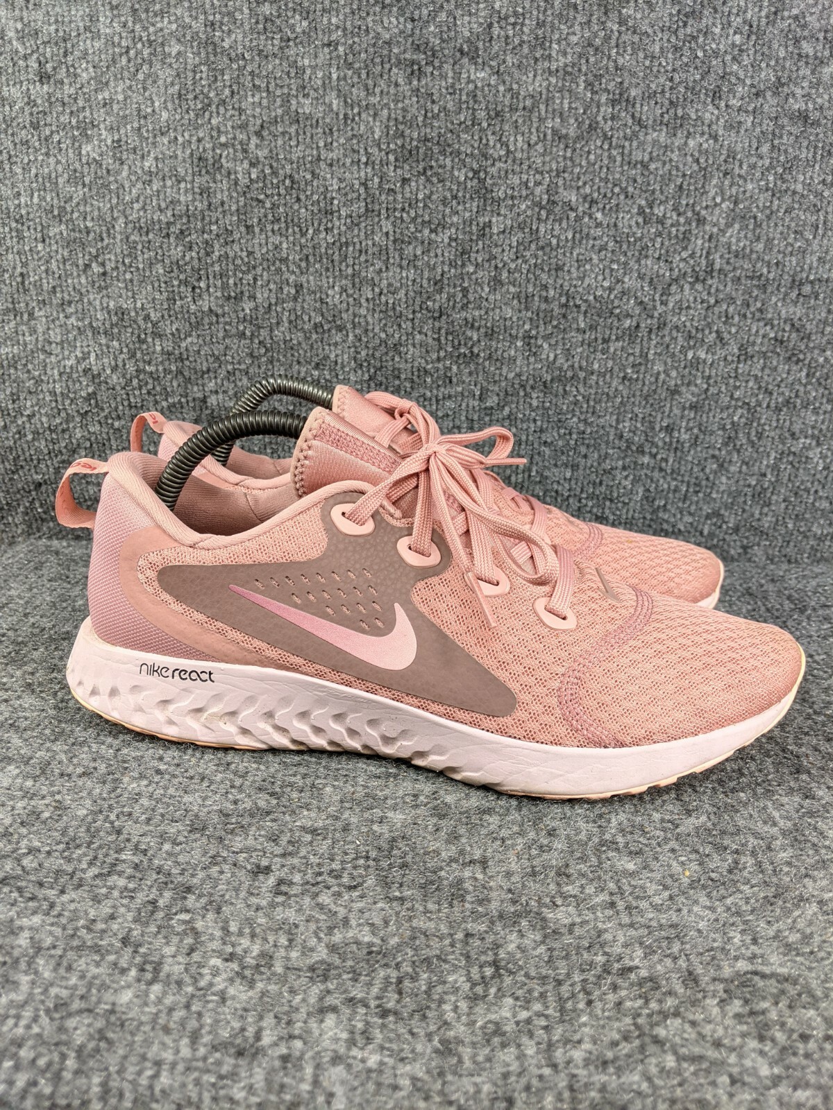 nike legend react pink