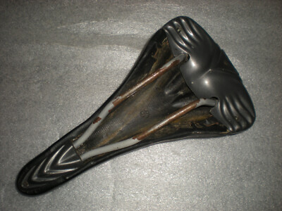 Selle course Bassano Vuelta Vision 1990s Italy vélo vintage saddle road
