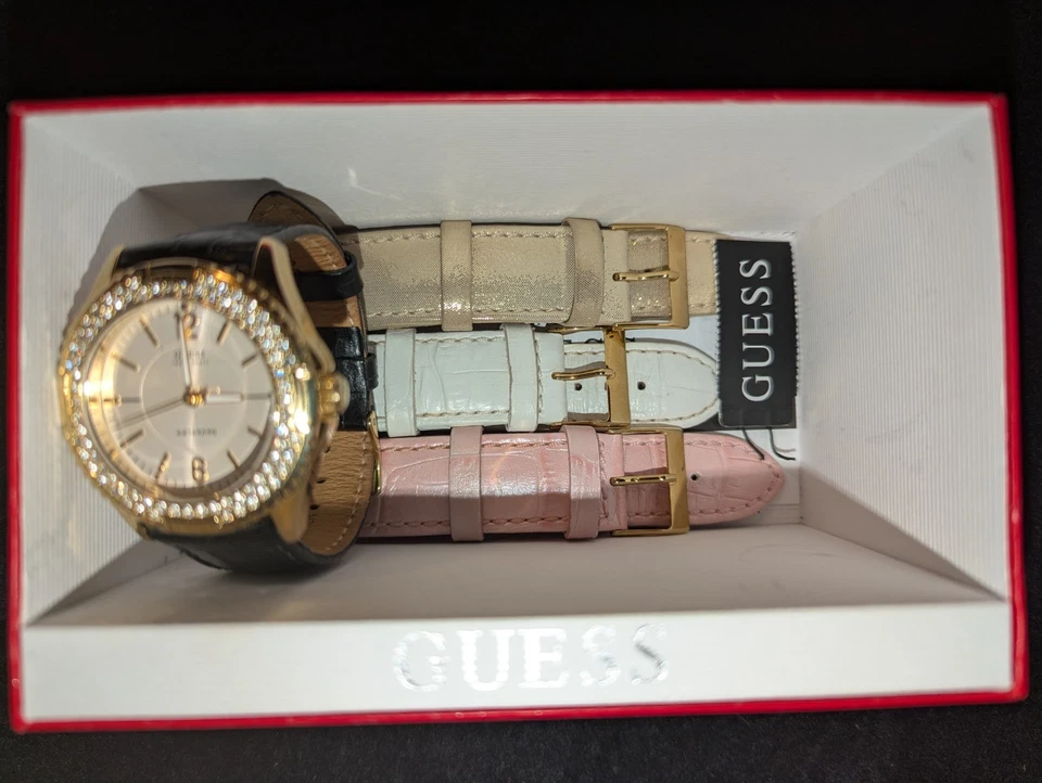 Reloj Guess (Mujer) Completo Con Caja Original y 4 Bandas Guess (Mantiene el tiempo) Foto 4 de 4
