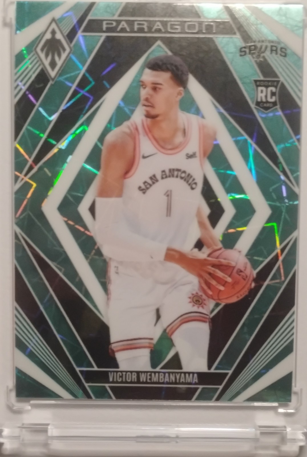 2023-24 Panini Phoenix - Paragon Victor Wembanyama #13 Teal Lazer (RC)