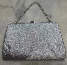1960s Vintage/Retro Silver Clutch Clasp Purse w/Chain. Super Cute