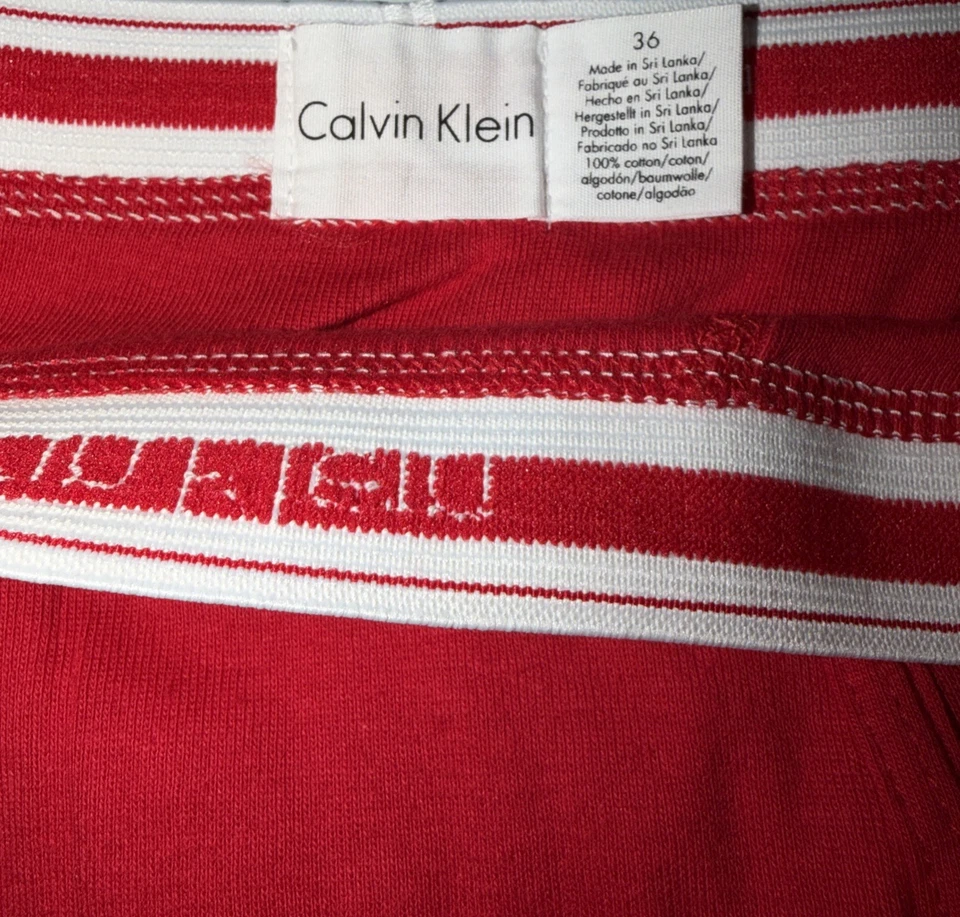 Calzoncillo para hombre Calvin Klein rojo talla 36 estilo tiro bajo Foto 2 de 2