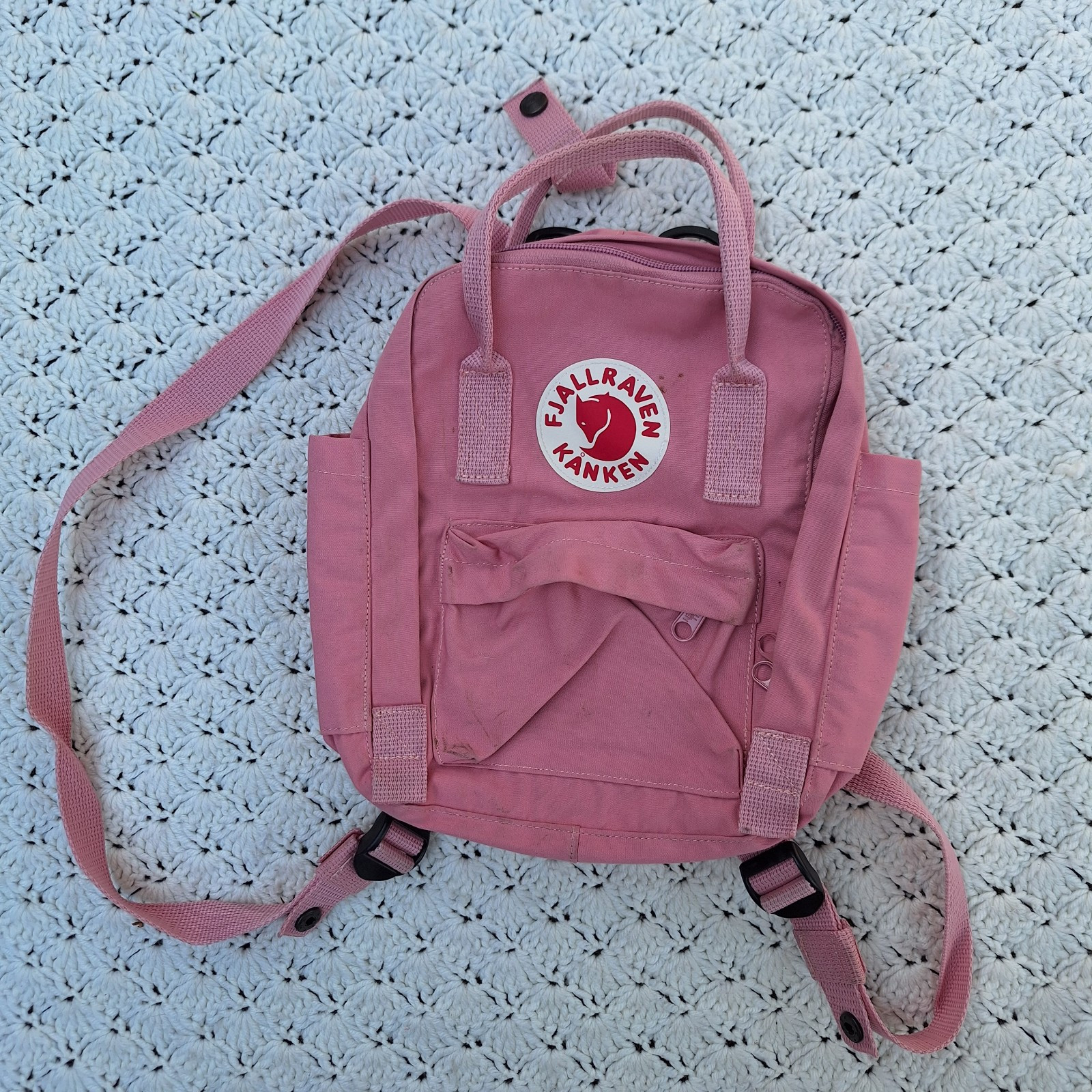 Fjallraven Kanken Mini Backpack Totepack Shoulder Bag Logo  display picture 2