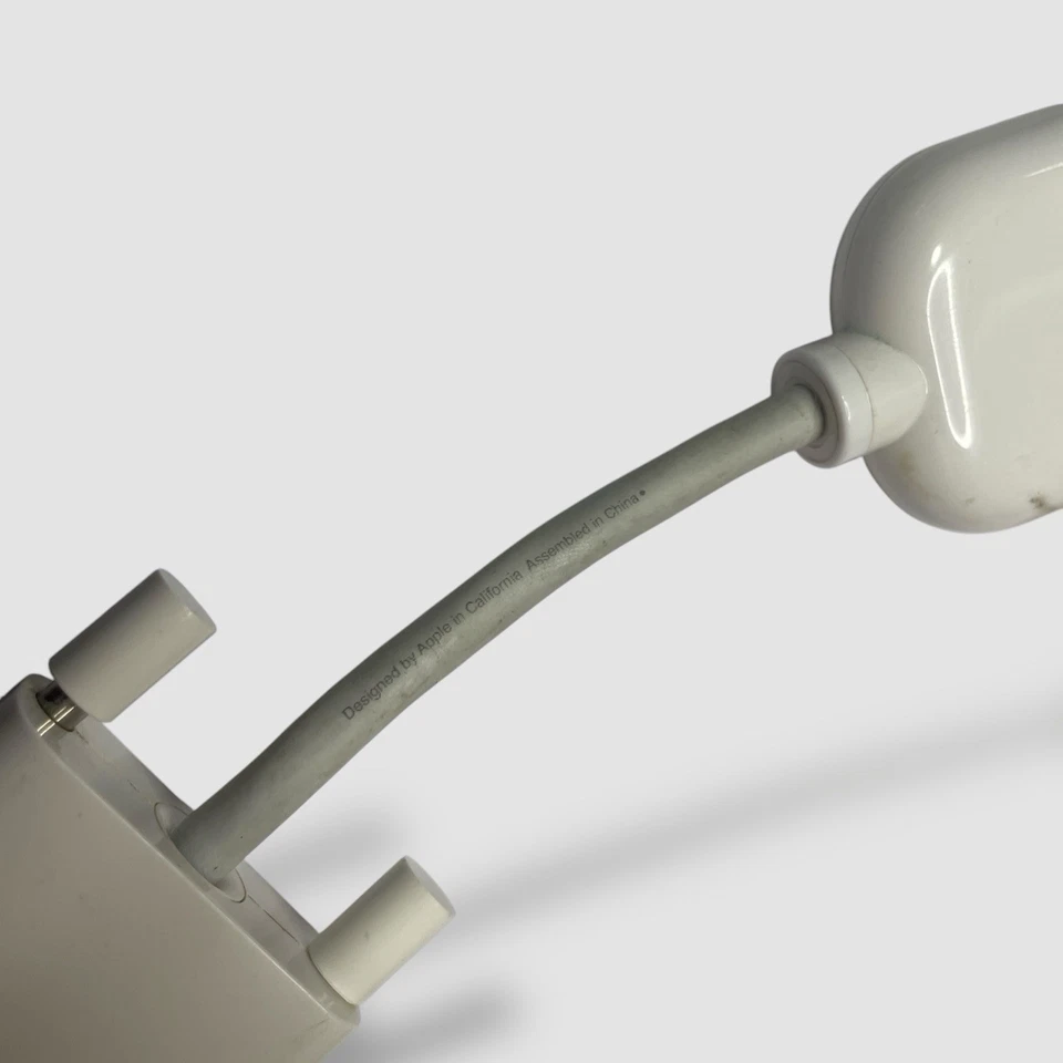 SPECIAL LOT Genuine Apple DVI to Video Composite x1 & DVI to VGA x3 Adapters - Image 2 of 4