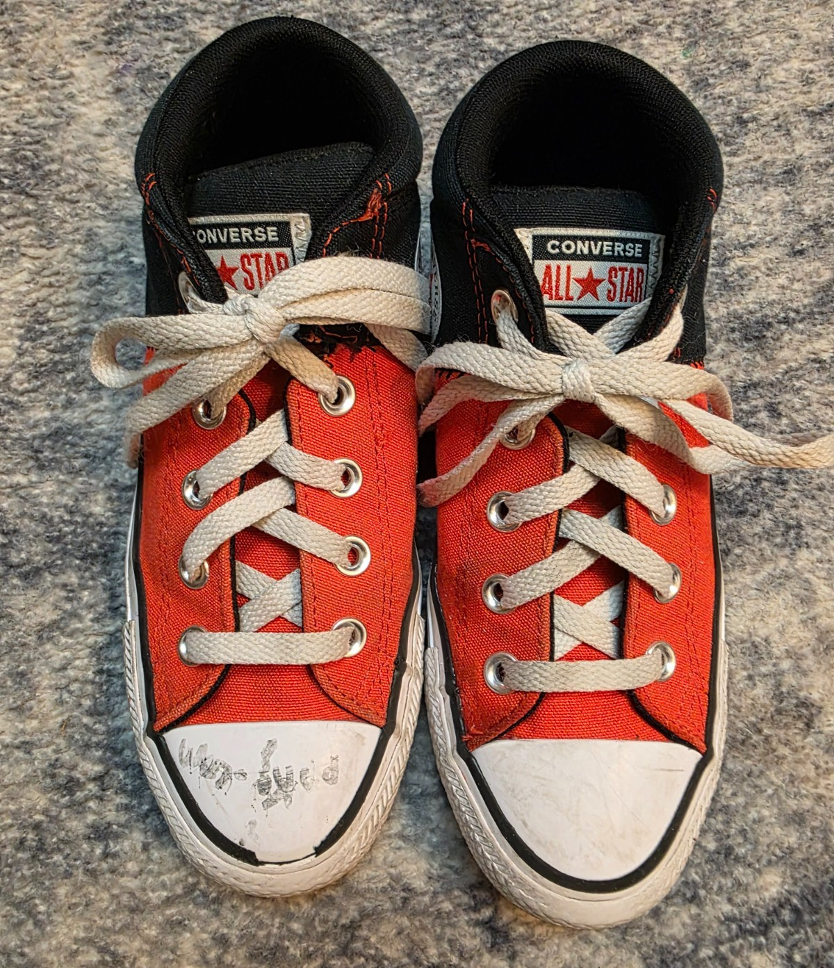 Size 3.5Y  Youth Converse All Star Chuck Taylor Axel Mid Black/white/fever Dream thumbnail 2