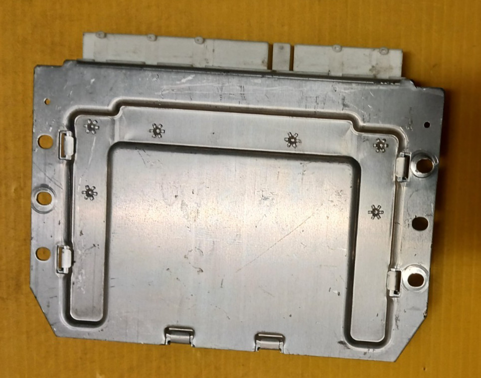 2017-2020 Maserati Levante Air Suspension Control Module ECU Unit 670101215