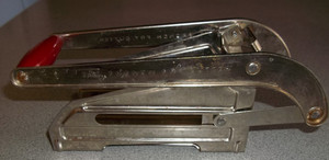 EKCO MIRACLE FRENCH FRY CUTTER CUTS 25 FRIES AT ONCE USA W/RED HANDLE