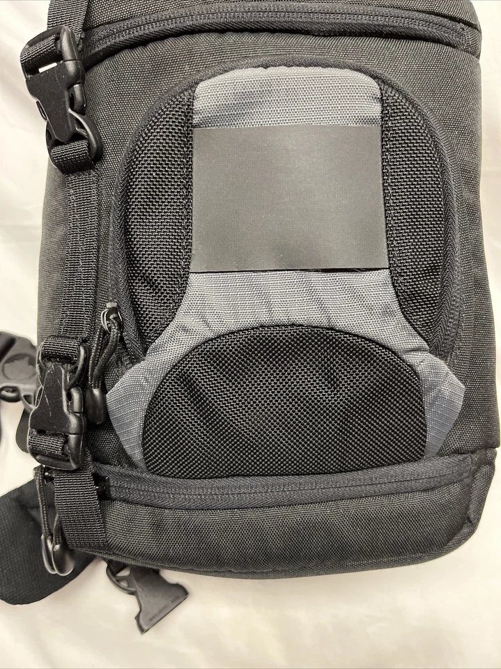 Lowepro SlingShot 100 AW All Weather Sling Camera Bag Black Gray Very Nice - Image 4 of 4