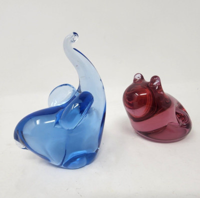 Lot of 2 Miniature Blown Art Glass Figure Cranberry Pink Frog Blue Elephant