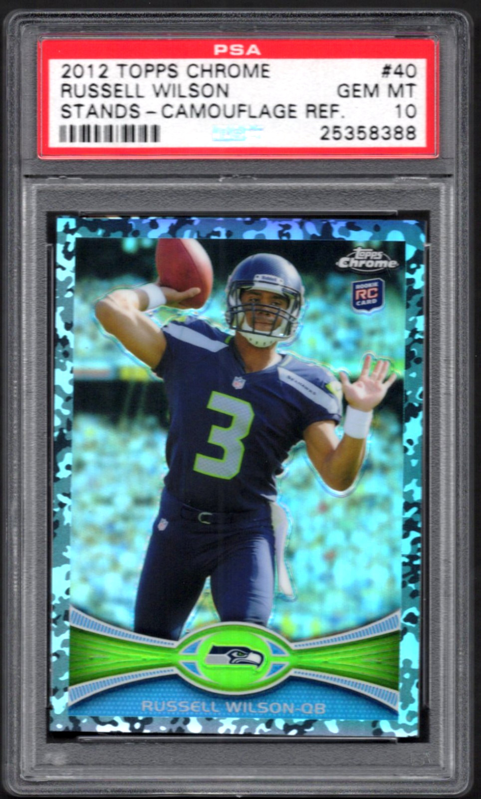 Russell Wilson Topps Chrome #40 Stands-Camo Refractor