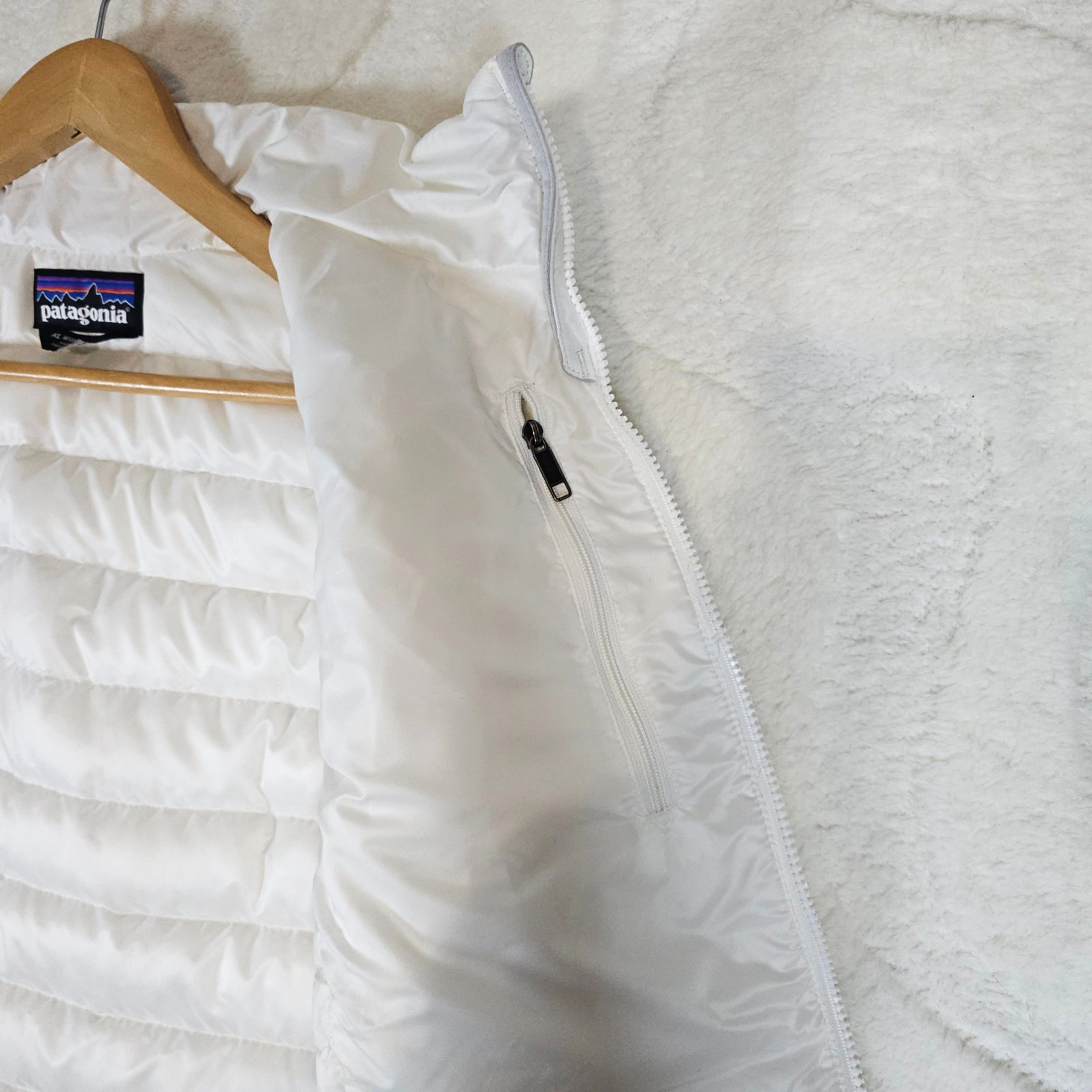 Patagonia Gilet Bodywarmer Down Filled Women's XL Birch White Puffer Lightweight thumbnail 10
