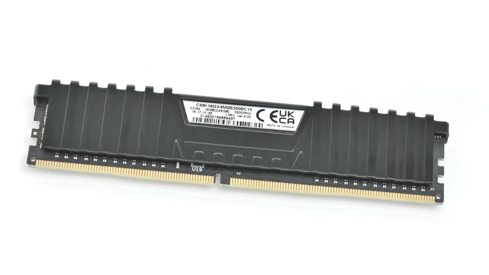 Corsair Vengeance LPX 1x 8GB DDR4 RAM Memory 3000MHz / CMK16GX4M2B3000C15 - Image 2 of 3