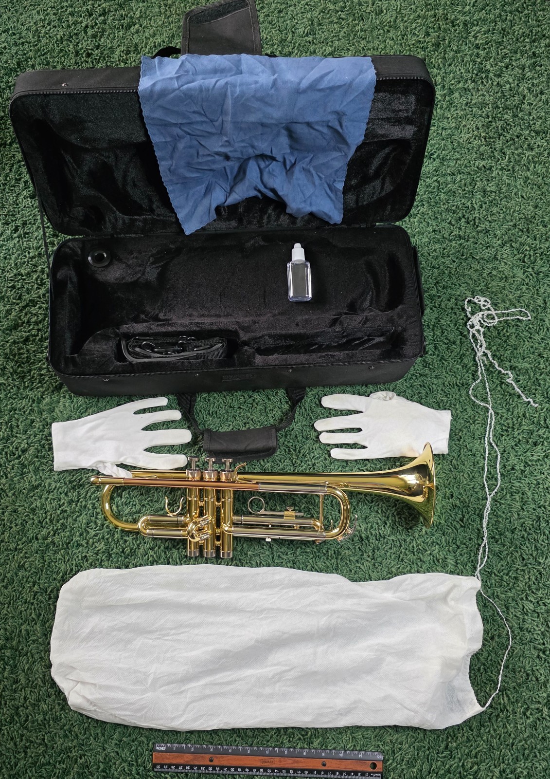 Kaizer B Flat Bb Gold Lacquered Yellow Brass Trumpet, Case, Cloths Gloves &Bag