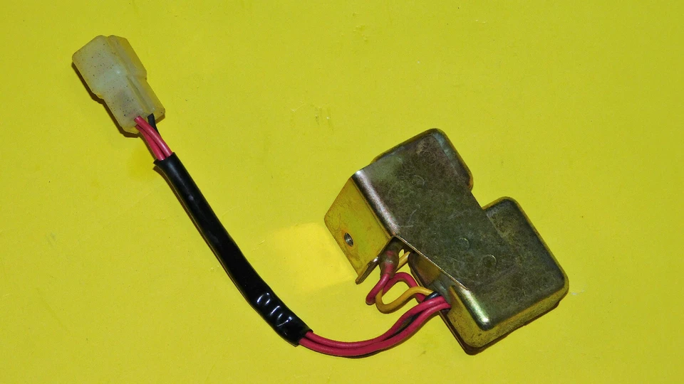 74 75 76 77 78 DATSUN 260Z 280Z MODELO RELÉ BOCINA MIYAMOTO - AR CON CABLES Foto 2 de 2