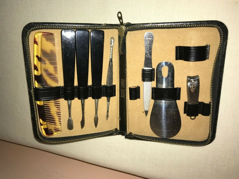 VTG ZIPPERED LEATHER CASE MANICURE KIT Germany SHOE HORN Comb BAKELITE HANDLES?