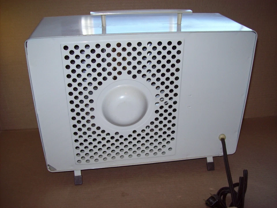 Vintage made in the USA G.E. Instant Heat Deluxe Fan Heater model F45H8 Working - Image 3 of 4