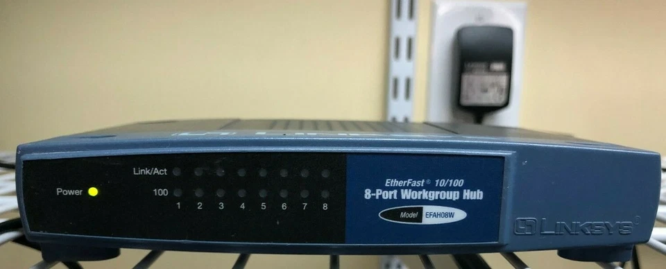Cisco Linksys EtherFast EFAH08W Ver 2.0 8-Port Workgroup Hub with AC Adapter - Image 2 of 4