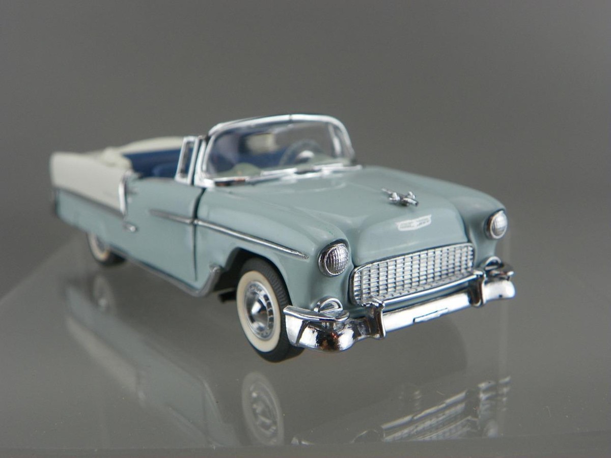 Franklin Mint Precision Models 1:43 Diecast Blue 1953 Chevy Bel