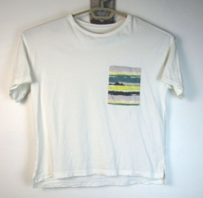 Uniqlo Scandinavian Pattern Collection Size Medium White Cotton Graphic Pocket T