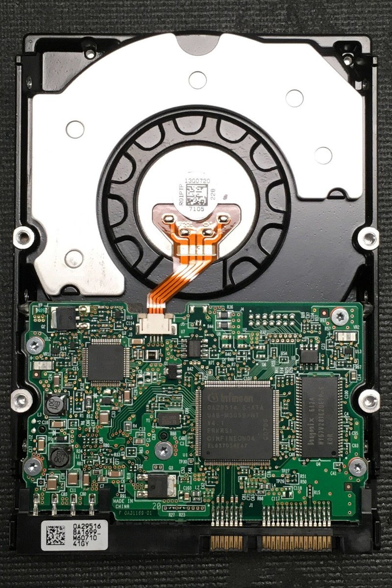 Hitachi Deskstar 7K500 HDS725050KLA360 500 GB,Internal,7200 Hitachi Deskstar 7K500 HDS725050KLA360 500 GB,Internal,7200