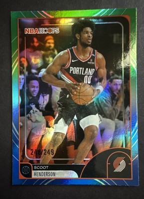 2025-26 Topps Nba Hoops - Scoot Henderson #85 Green & Blue Rainbow /249