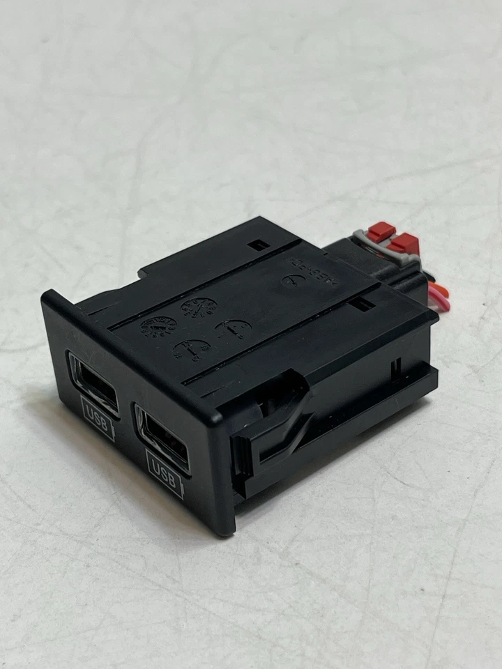 2015-2024 CHRYSLER 300 CONSOLE CENTRAL CONECTOR USB DUPLO PORTA HUB DE MÍDIA 68253158AA - Imagem 3 de 4