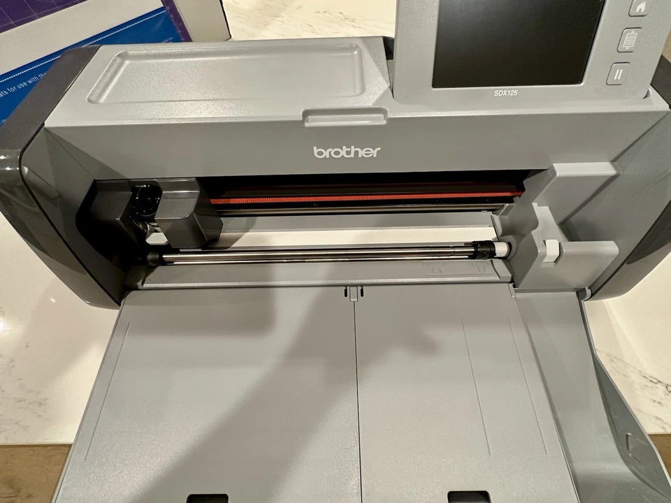 Cortadoras electrónicas Brother ScanNCut SDX125 con accesorios. Ver fotos✅ Foto 3 de 4