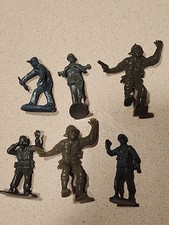6 Vintage Army Men