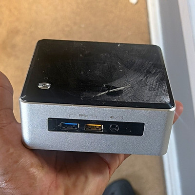 Intel NUC NUC5i5RYH Mini PC Silver/Black Wi-Fi BT HDMI USB 3.0 GbE