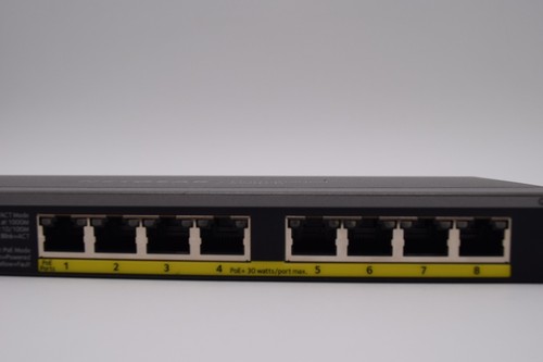 NETGEAR 8-Port Gigabit Ethernet Unmanaged PoE Switch (GS108PP) No cable - Picture 2 of 4