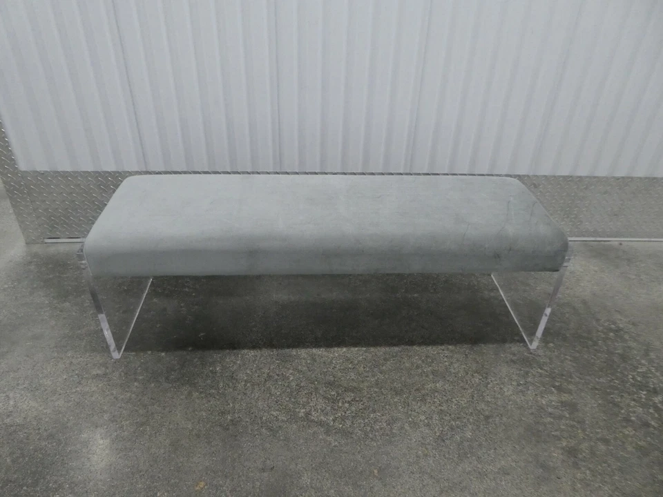 BANCO DE TELA Y LUCITE ELEGANTE VINTAGE PERFECTO PARA FINAL DE CAMA Foto 2 de 4