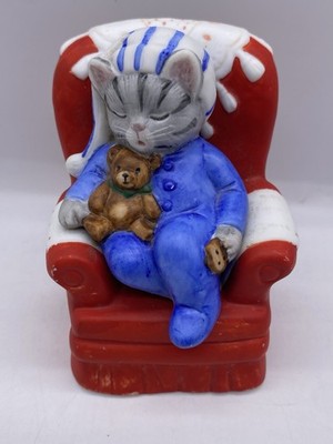 Vintage 1988 Schmid Kitty Cucumber Sleeping in Red Chair Blue Pajamas Figurine