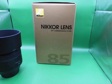 Nikon AF-s Nikkor 85mm f1.8 G lens Beautiful condition Boxed